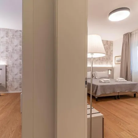 Venice 10 Min Modern 2br Free Parking