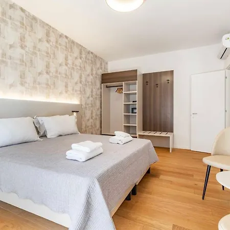 Venice 10 Min Modern 2br Free Parking Apartament Mestre