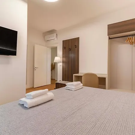 Venice 10 Min Modern 2br Free Parking